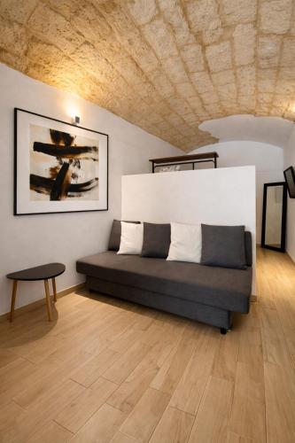 Bari LandLord 31- Old Town Apartment 5