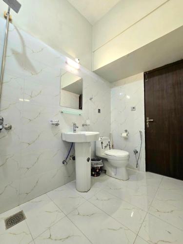 Crimson Door Suite Islamabad - image 3