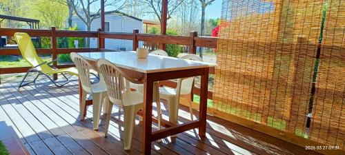 Iekārtas, Mobil-home 4 personnes in Fontes (Languedoc-Roussillon)
