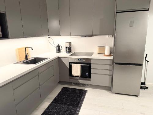 HHH Enjoy Helsinki with 7th floor views and comfort, free parking in Porslax