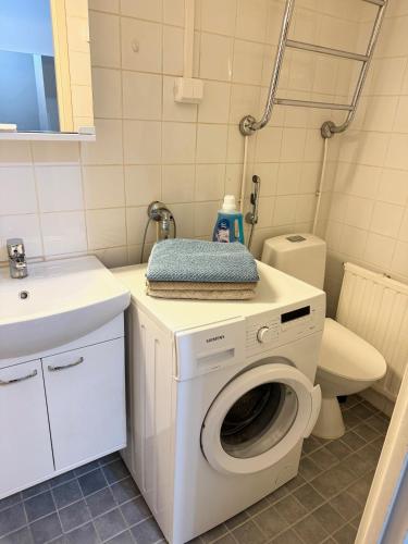 HHH Enjoy Helsinki with 7th floor views and comfort, free parking in Porslax