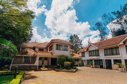 Karen Crown 5BR Villa in ไนโรบี