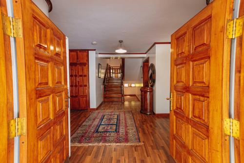 Karen Crown 5BR Villa in ไนโรบี