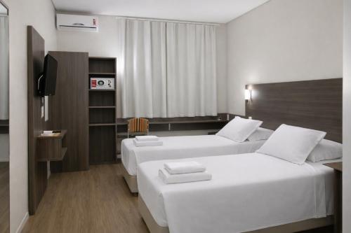 2 twin beds