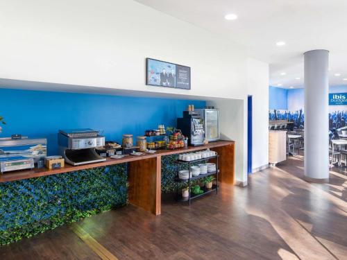 Food and beverages, ibis budget Sydney Olympic Park in Sydney Olympic Park