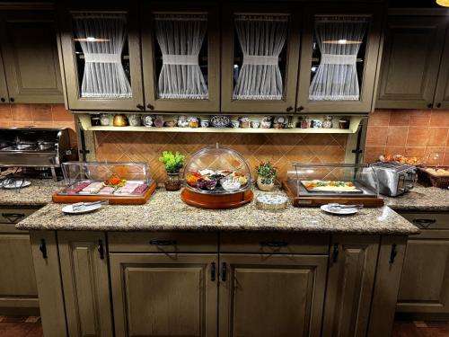 餐飲選擇, 貝拉穆茲卡酒店 (Hotel Bella Muzica) in 布拉索夫市中心