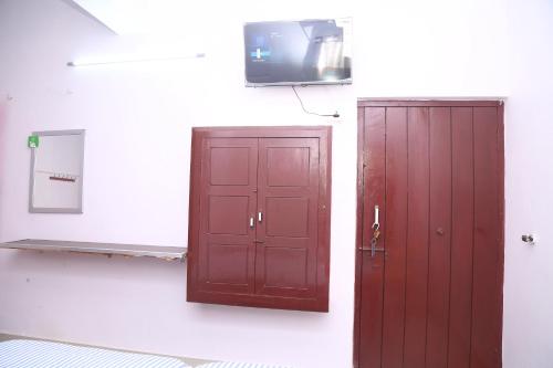 sri mahalakshmi guest house in Viluppuram