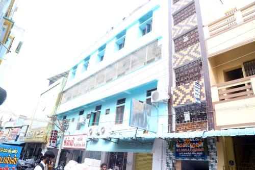 sri mahalakshmi guest house in Viluppuram
