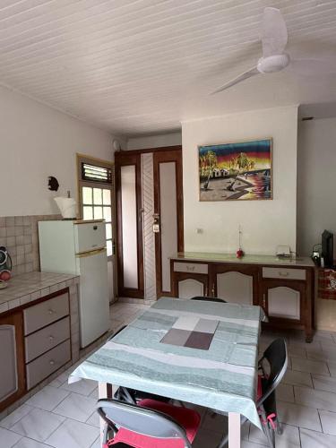 Palvelut, Manou in Riviere-Pilote