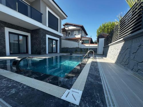 Pinewood villas in Çamlik