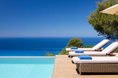 Villa Mirtes with breathtaking sea view,close to Porto Katsiki and Egremni – khách sạn tại Vasiliki
