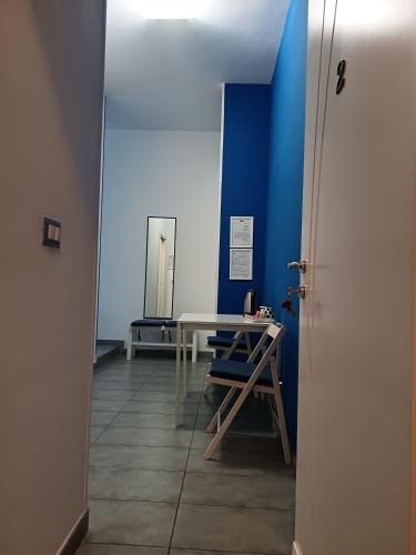 Adriatic Room 50 m dalla stazione Ferroviaria di Ciampino e dalla navetta aeroportuale in 羅馬錢皮諾機場