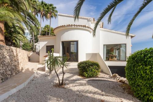 Casa Indigo, beautiful villa with panoramic sea views!