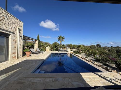 MayaElisa Villa with Heated Pool, By Hellocrete gîte à louer Palailónion