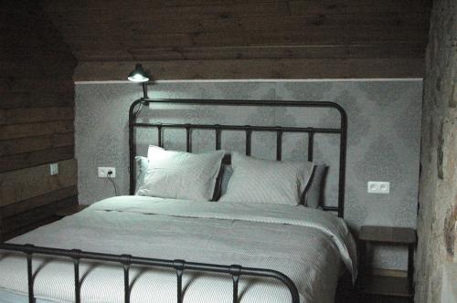 1 queen bed, 1 sofa bed