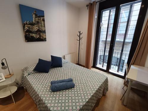 room detail thumbnail 2