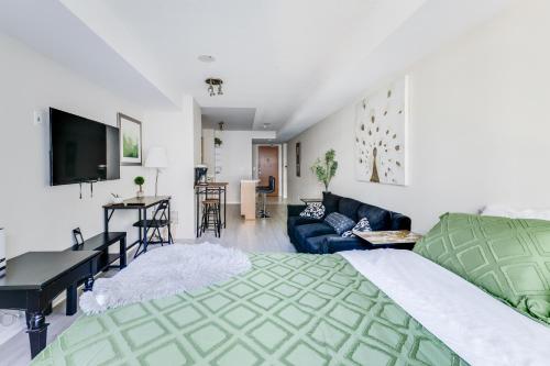 Downtown Toronto Condo Suite Near Waterfront - Free Parking & Transit Nearby – khách sạn tại Trinity - Niagara