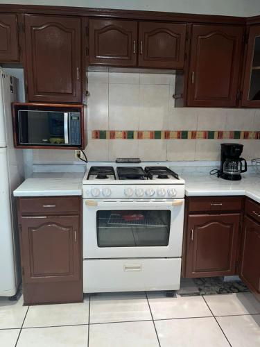 Casa Paraiso centrica y con estacionamiento a minutos del zoologico in San José del Bajío
