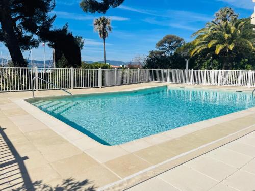 Très bel appartement face au port Santa -Piscine