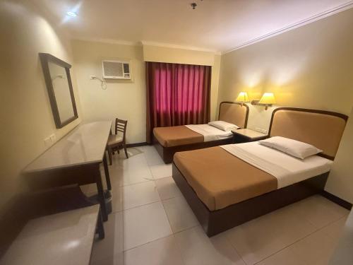 W Express Hotel near Sto Nino Bazilika