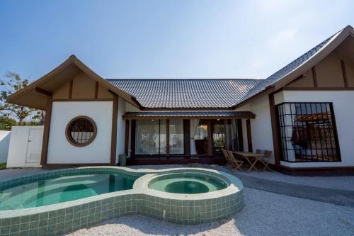 Kiyomizu Onsen & Glamping Resort Saraburi in Nong Khae