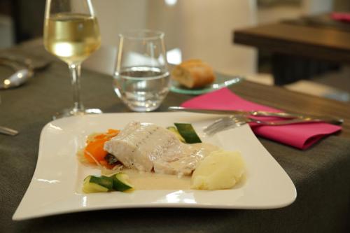 Inter-Hotel Tours Aeroport La Terrasse - 식음료(F&B)