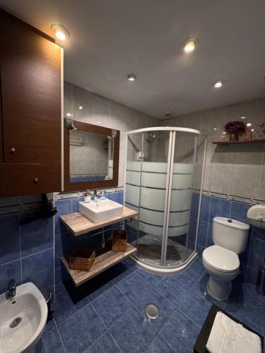 Душ, Apartamento Ronda San Antón (Apartamento Ronda San Anton) in Торо