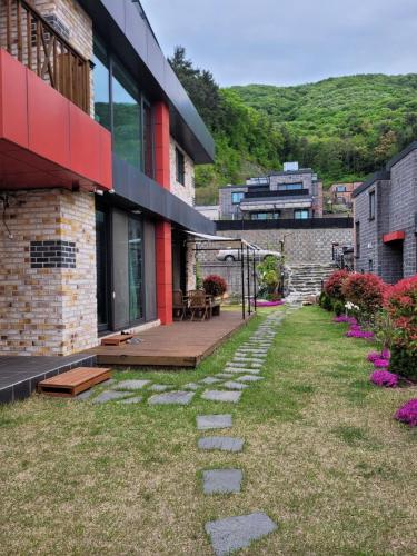 Rose Garden House 4 – khách sạn tại Suyang-dong