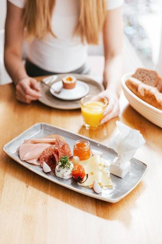 Food and beverages, Aparthotel Lavilo City Center in Innere Stadt