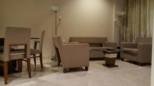 บริการและสิ่งอำนวยความสะดวก, รอยัลออคิดเซนทรัลอโกตาวาโดดารา (Royal Orchid Central Akota - Vadodara) in วาโดดารา