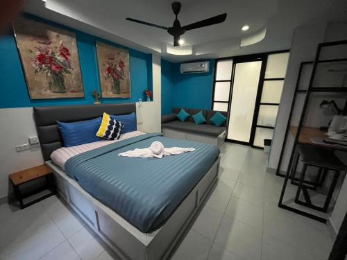 room detail thumbnail 1