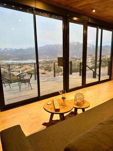 La Mira Lodge, con vista al dique potrerillos
