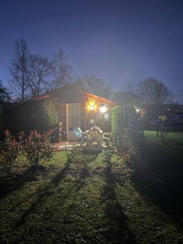 Chalet de campagne en Dordogne avec piscine in Saint-Agne