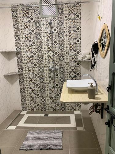 room detail thumbnail 1