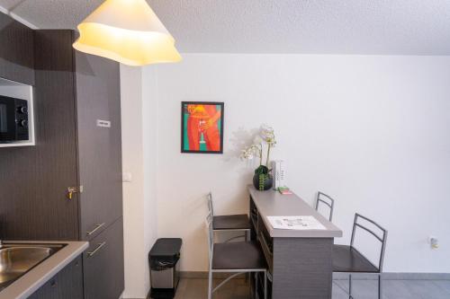O Doux Sejour - Parking, NetFlix, Terrasse in Avenue de Fronton