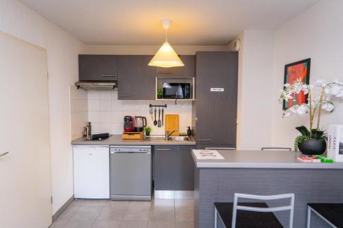 O Doux Sejour - Parking, NetFlix, Terrasse in Avenue de Fronton