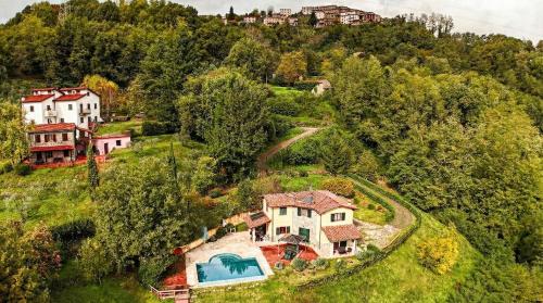 Сад, Casa Duetto - Villa with Infinity Pool & view over Lima valley in Баньї ді Лукка