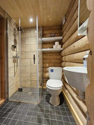 Hazel Hut - spacious fenced yard, sauna, 2-bedroom, Parnawa (zdjęcie 9)