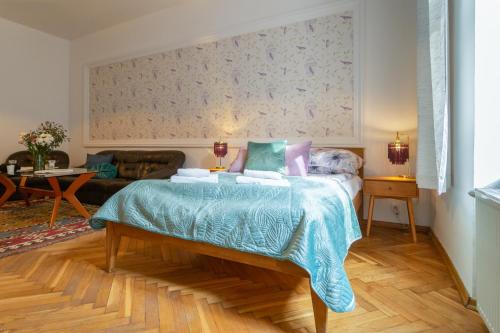 Cherish Bloom, Cracovie