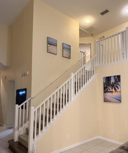 Family Ready in Gated Community Near Attractions in Davenport, USA