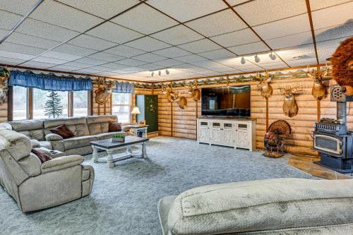 Cozy Cass City Retreat w/ Spacious Deck! – khách sạn tại Sandusky