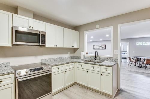 Golf, Ride and More! Home in Dtwn Southern Pines in 南派恩斯