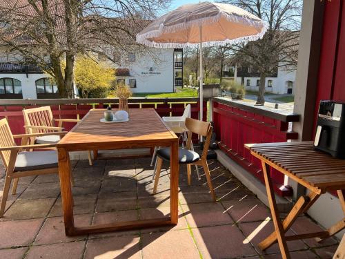 Fewo mit toller Dachterrasse & Bademantelgang zur Wohlfühltherme im neuen Stil, Bad Griesbach