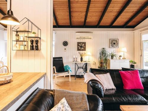 Oprema, Modern Retreat in Marielyst in Vaeggerlose