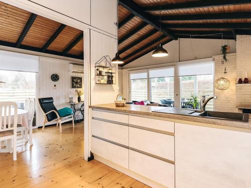 Oprema, Modern Retreat in Marielyst in Vaeggerlose