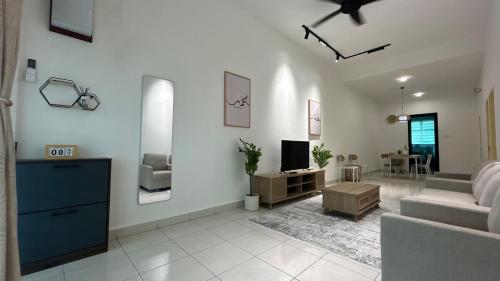 Attrezzature e servizi, Casa di 130 m² con 3 camera(e) e 2 bagno(i) privato(i) in zona Isola Dinawan (Zahran Homestay (Your Calm, Cozy Gateway)) in Papar