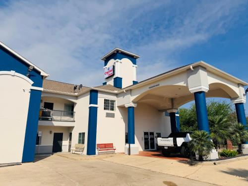 Regency Inn & Suites - Baytown in Baytown, USA