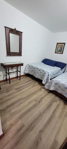 1 double bed, 1 twin bed