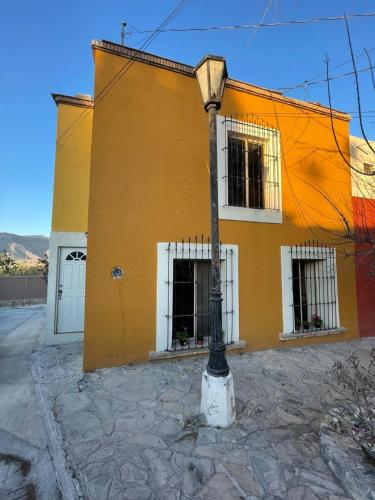 Yellow House, Private Apartment, Centro Arteaga