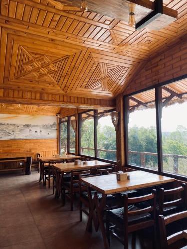Sishwar Chitwan Tiger Resort in Kawasoti
